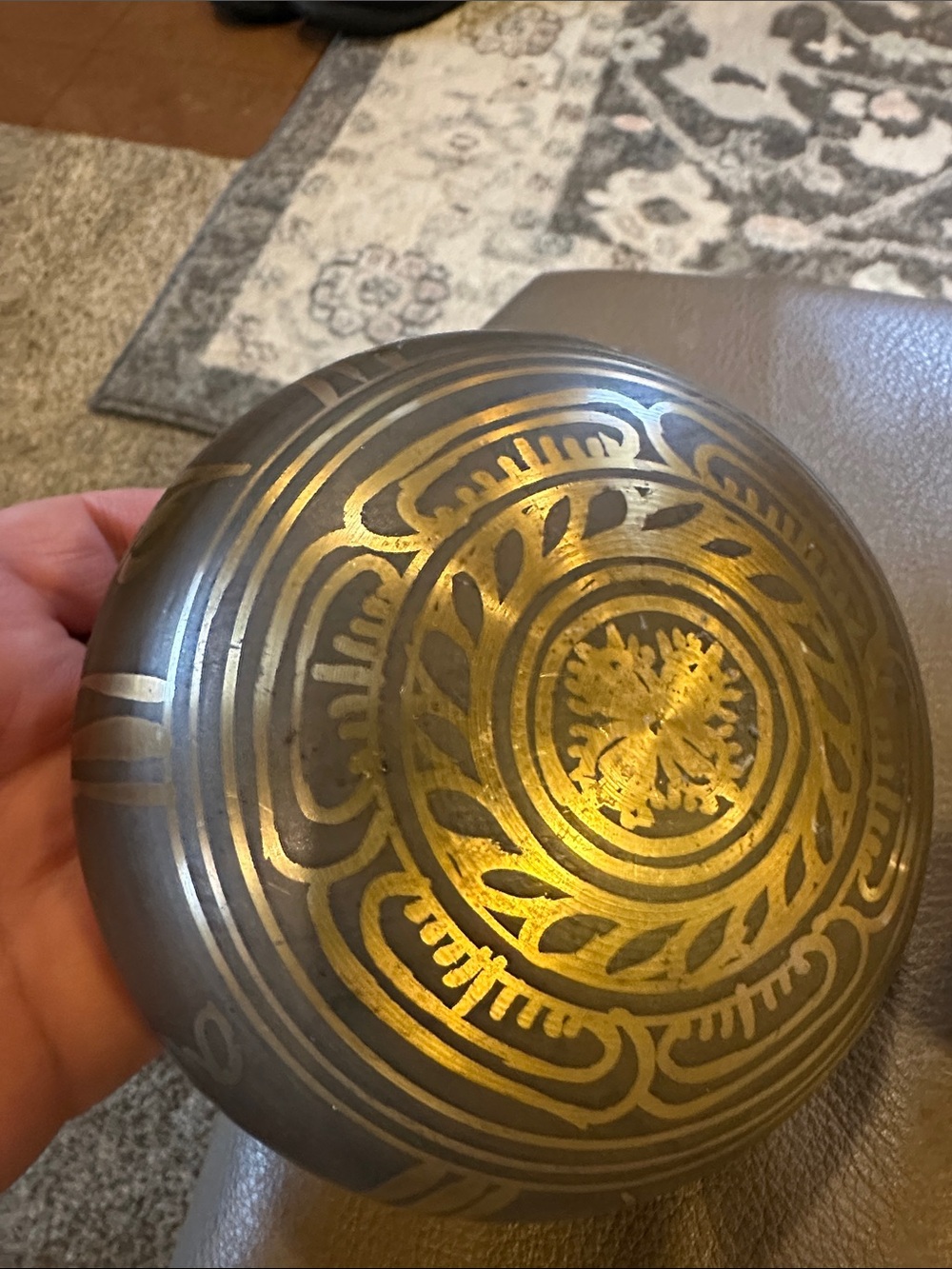 Tibetan singing bowl for meditation/yoga - Picture 6 of 7